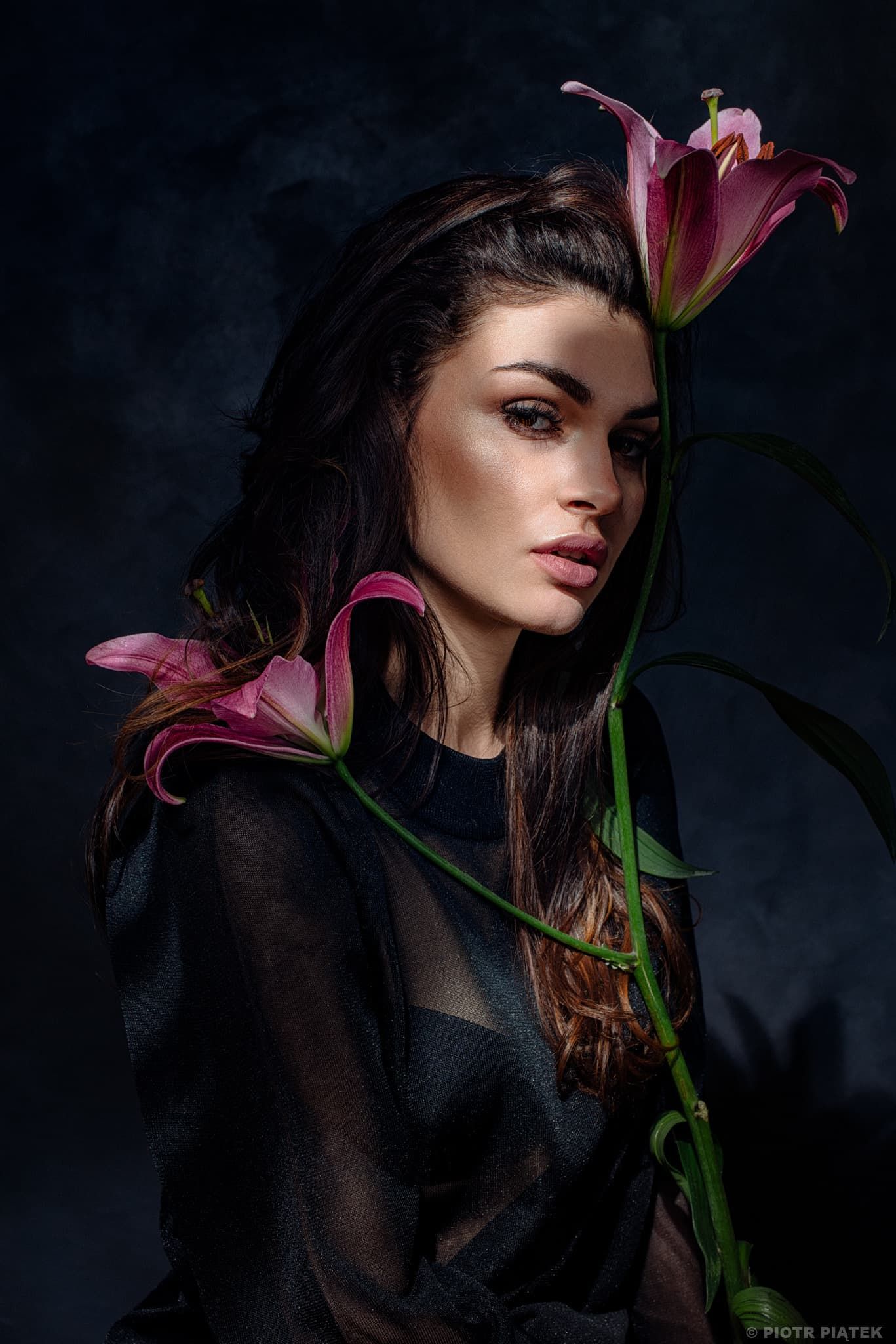 Sesja kobieca, makijaż kobiecy, makijaż na sesję zdjęciową, Kraków, Agini Makeup Artist, modelka: Ewelina, fotograf: Piotr Piątek