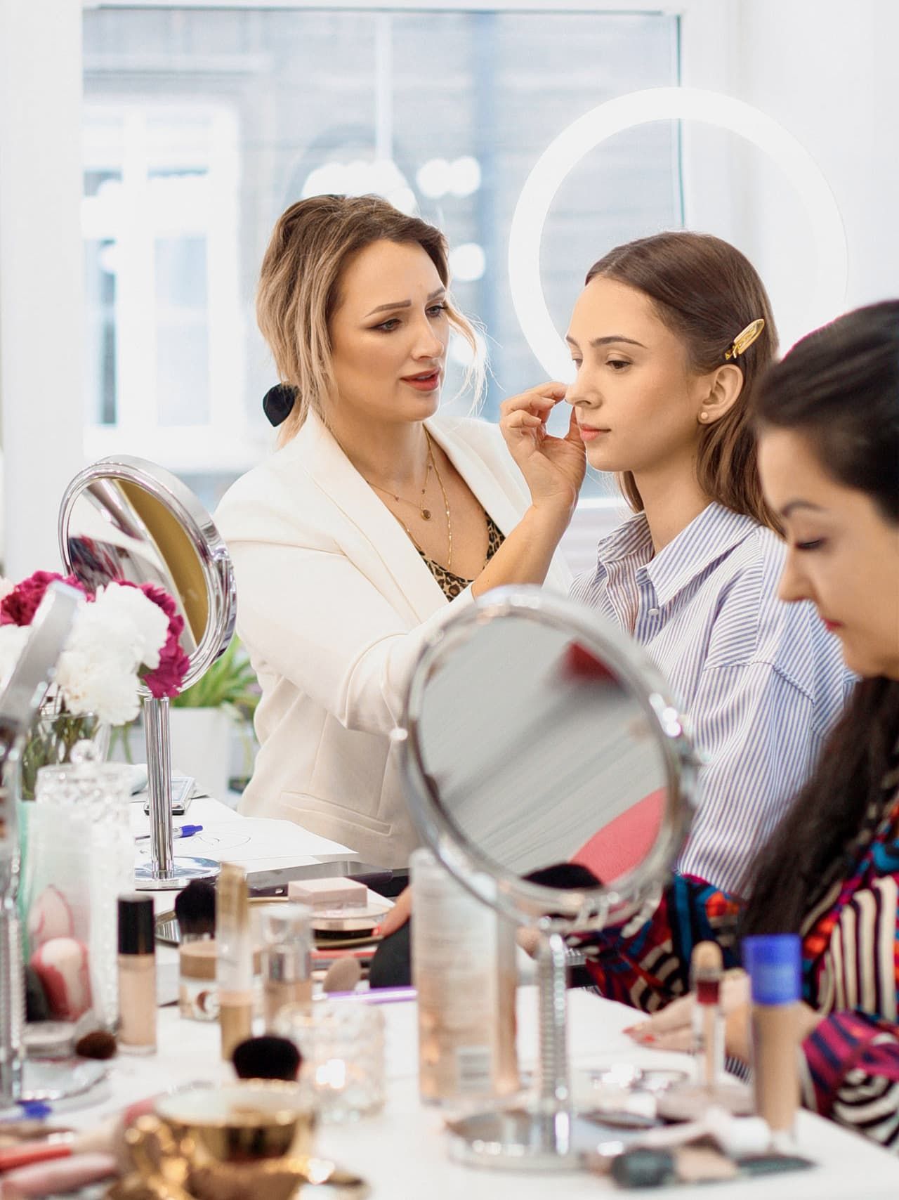 Warsztaty makijażu minimalistycznego, dobieranie podkładu, makijaż dzienny, Kraków, Agini Makeup Artist, fotografka: Bruna