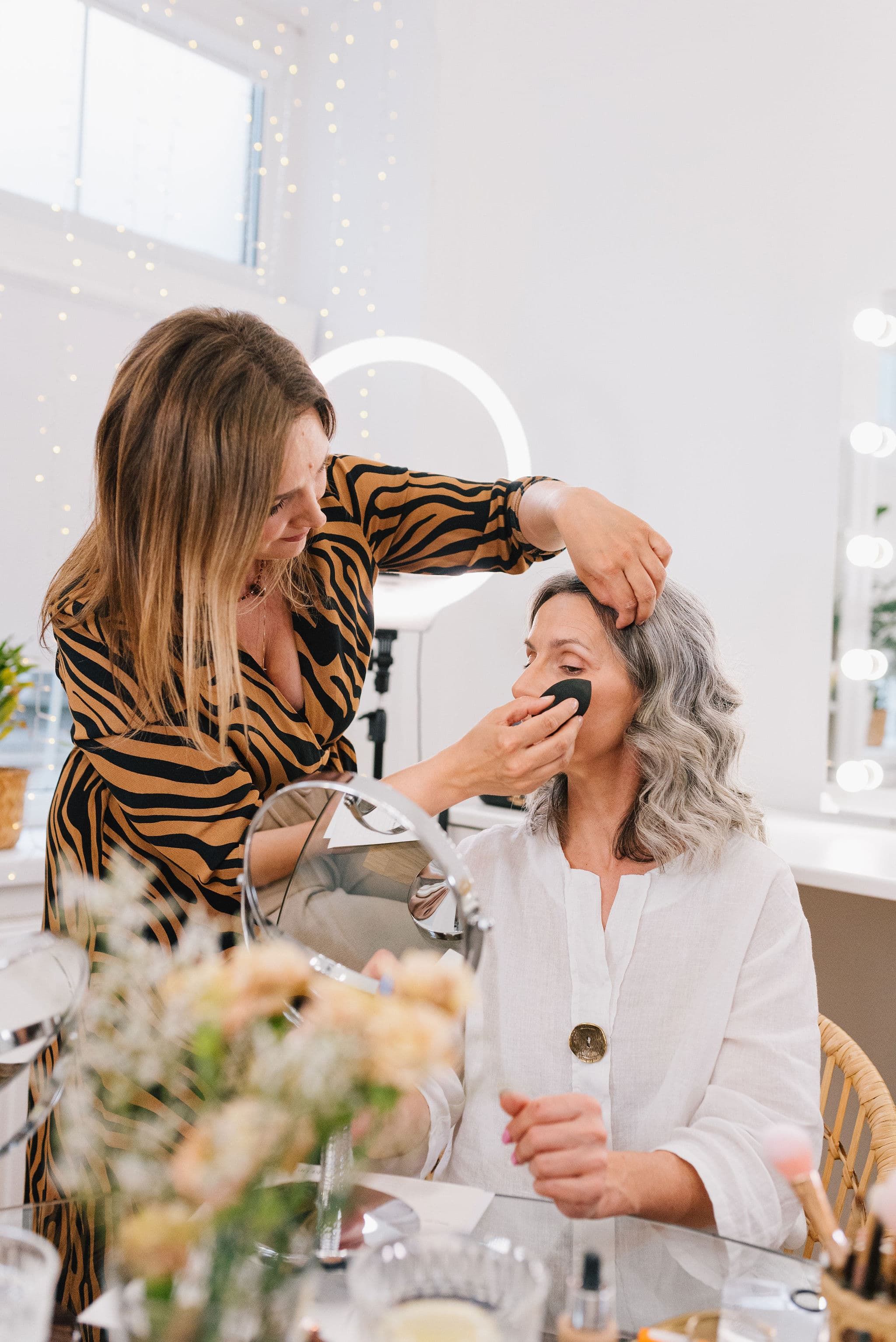 Warsztaty makijażu odmładzającego, kurs anti-aging, makijaż 40, 50, 60, dobór podkładu, młodsza skóra, Kraków, Agini Makeup Artist, modelka: Barbara, fotograf: Angelshoot